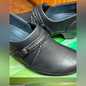 Easy Street Comfort Slip-On Shoes | Women’s 11M | Dark Navy (Near Black) | NWT